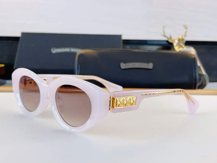 Picture of Chrome Hearts Sunglasses _SKUfw80914602fw